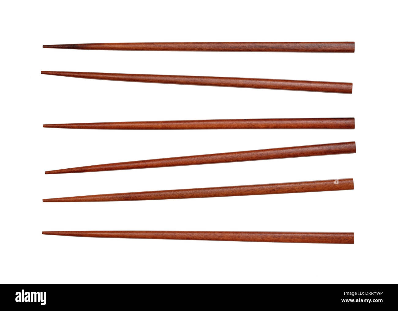 Baguettes en bois brun isolé sur fond blanc Banque D'Images