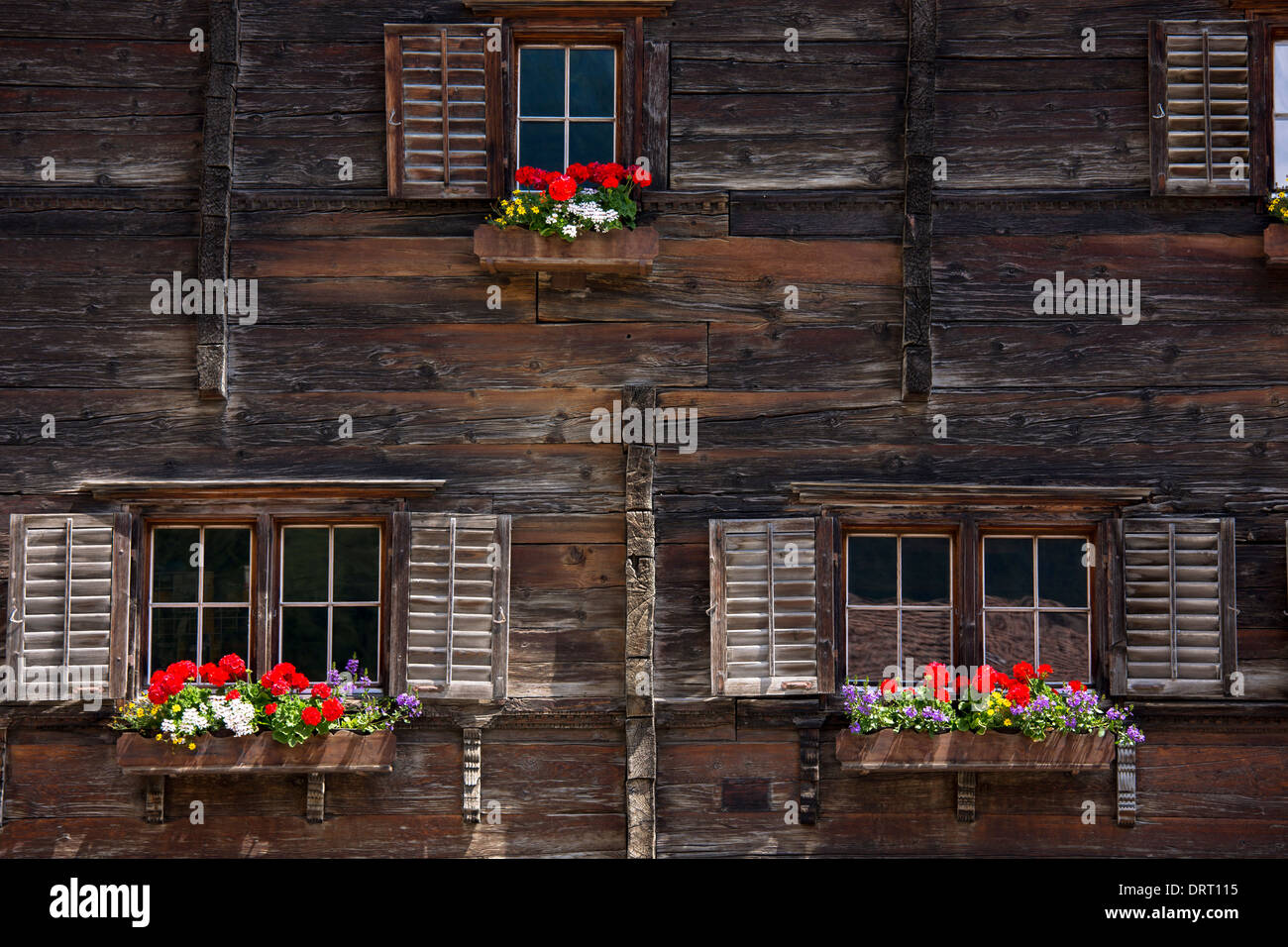 Rathaus du XVIIe siècle, Haus Jeuch, hôtel de ville construit en 1680 à Klosters, Graubunden, Suisse Banque D'Images