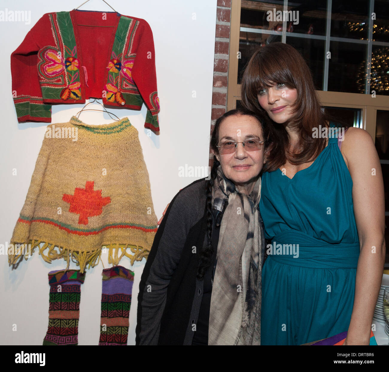 Helena Christensen & Mary Ellen Mark assister à l'ouverture de l'exposition 'VOYAGE VISUEL PERU' par Helena Christensen Banque D'Images