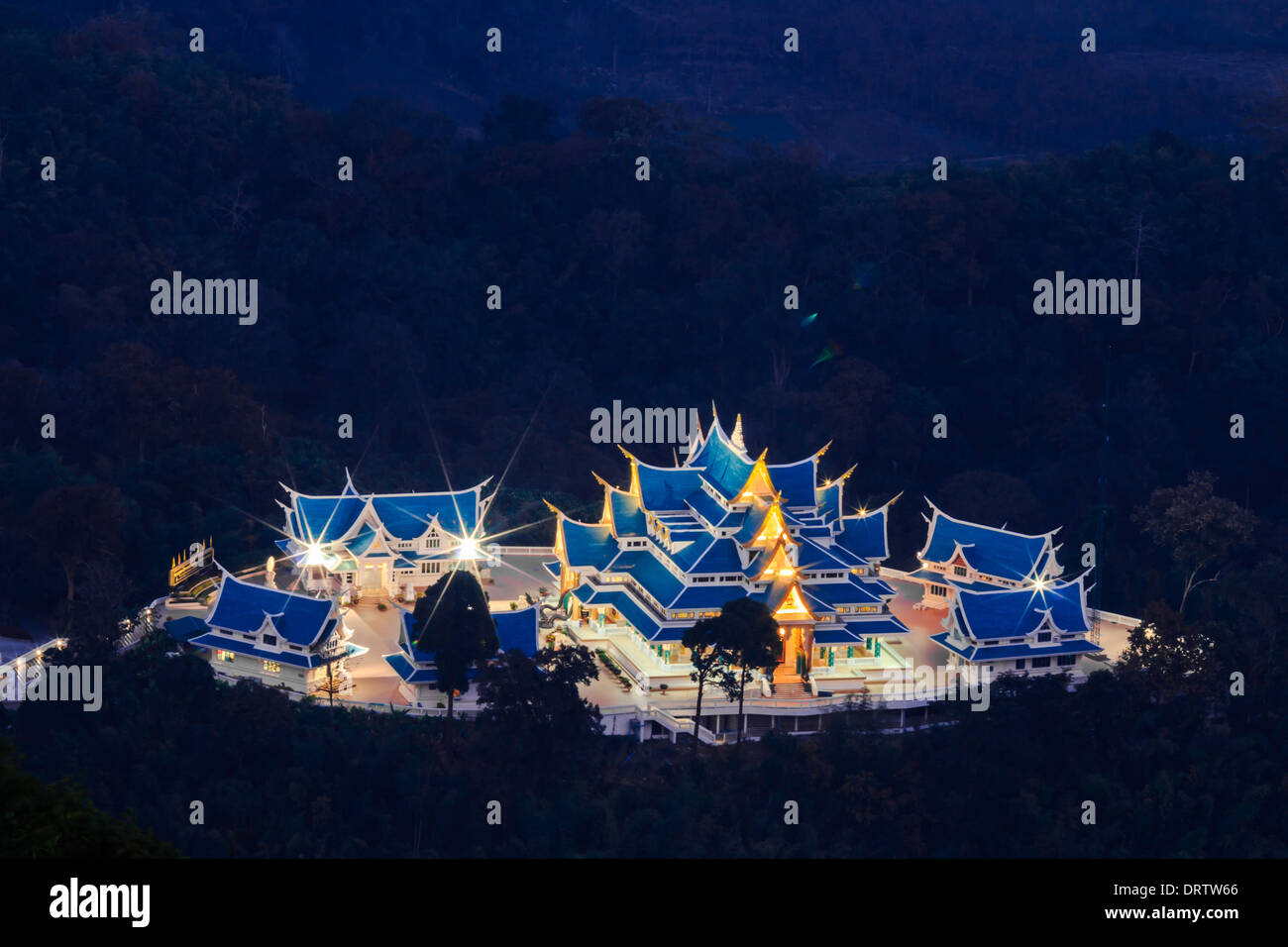 Scène de nuit de phu kon forest temple à udorn thani province, Thailand Banque D'Images