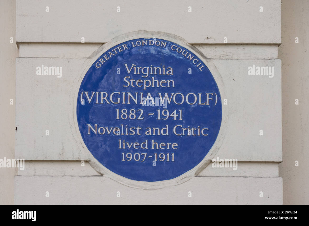 Blue plaque of Virginia Woolf, Fitzroy Square, Londres Angleterre Royaume-Uni Banque D'Images