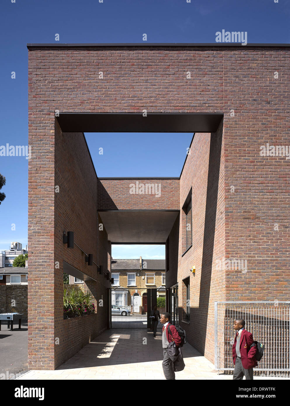 L'Apôtre saint Thomas College, Londres, Royaume-Uni. Architecte : Alliés et Morrison, 2013. Vue extérieure globale. Banque D'Images