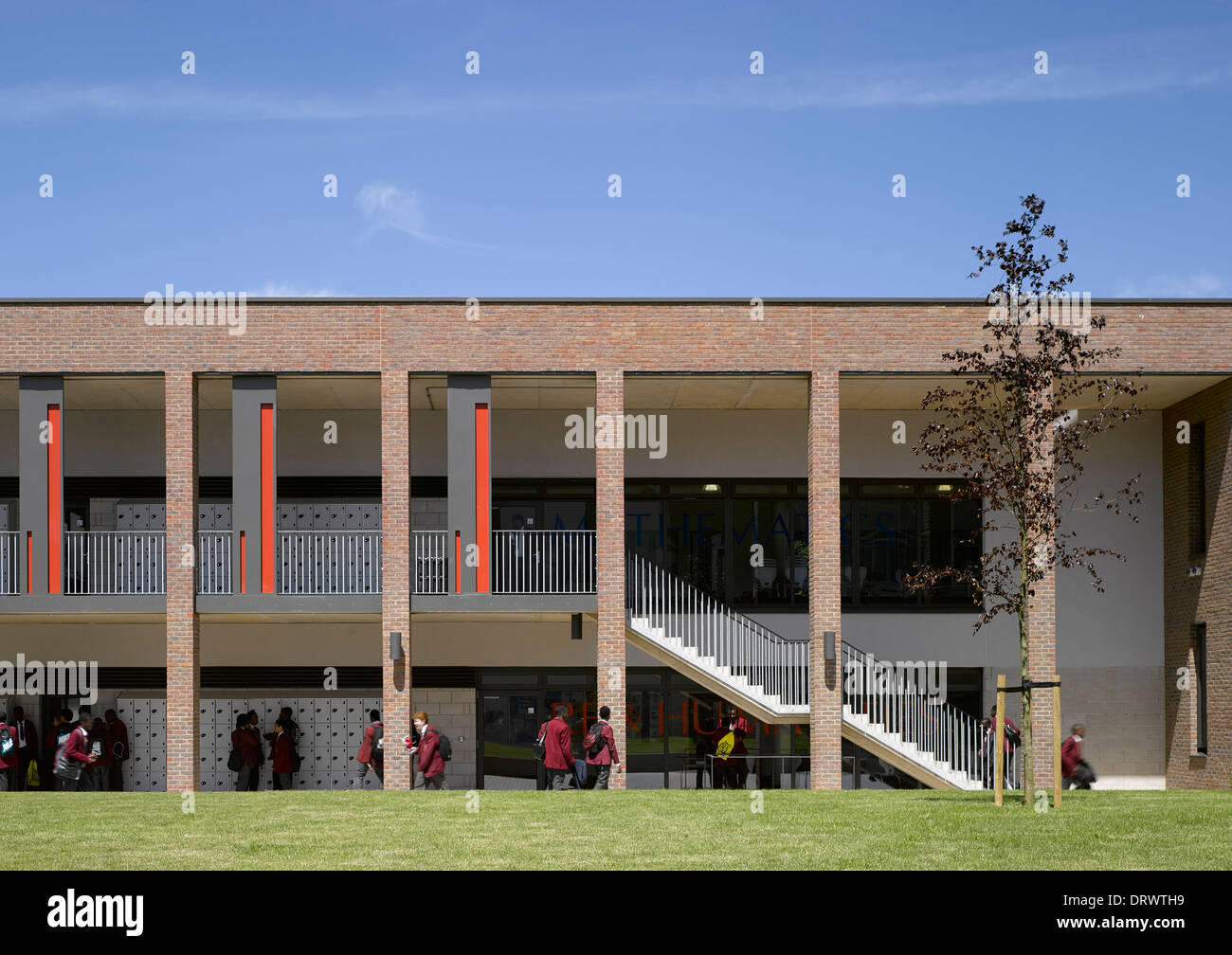 L'Apôtre saint Thomas College, Londres, Royaume-Uni. Architecte : Alliés et Morrison, 2013. Vue extérieure montrant nouveau bloc. Banque D'Images