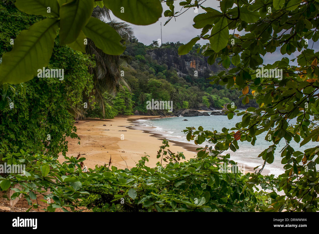 Paysage de macaco Beach (Monkey Beach) à l'île de Principe Banque D'Images