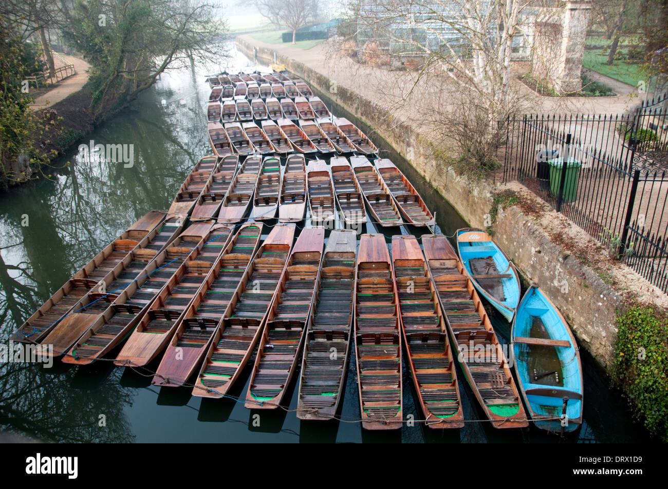 Punts vide sur la rivière Cherwell à Oxford Banque D'Images