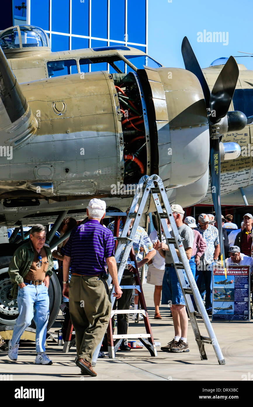 Wright cyclone engine b17 flying Banque de photographies et d’images à ...