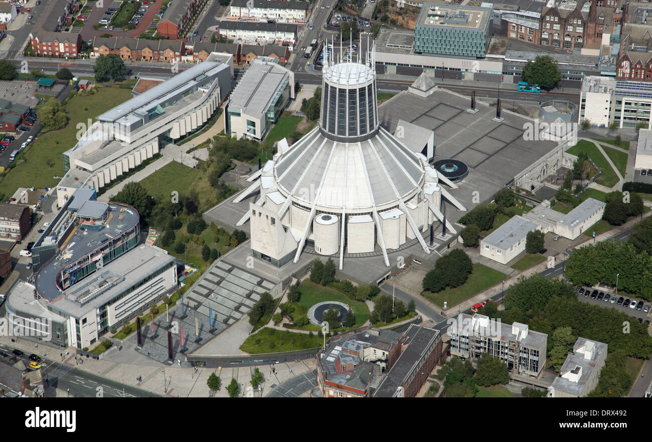 Vue aérienne de la cathédrale métropolitaine du Christ-roi dans l'Archidiocèse de Liverpool Banque D'Images