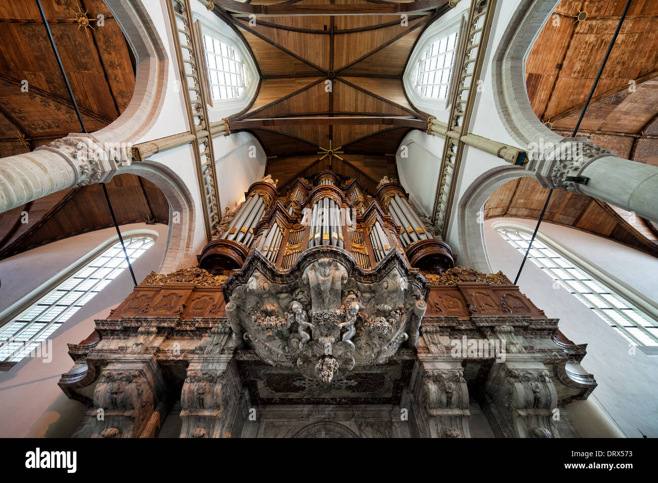 Grand orgue baroque dans la Oude Kerk (vieille église) construite en 1724-1726 par Christian Vater, Amsterdam, Hollande, Pays-Bas. Banque D'Images
