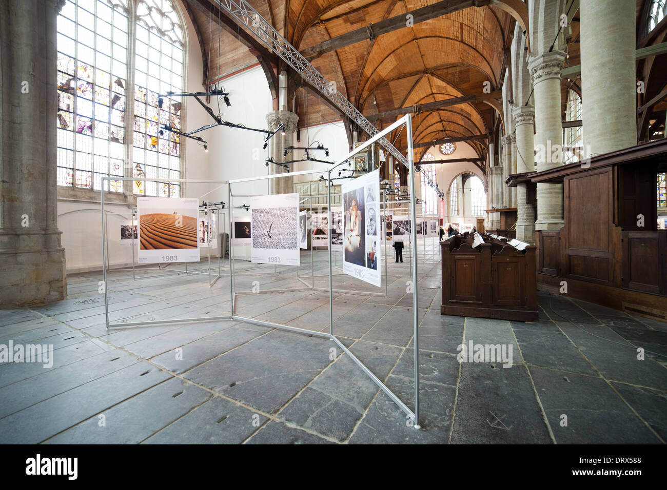 World Press Photo 2013 exposition dans l'ancienne église (néerlandais : Oude Kerk) à Amsterdam, Hollande, Pays-Bas. Banque D'Images