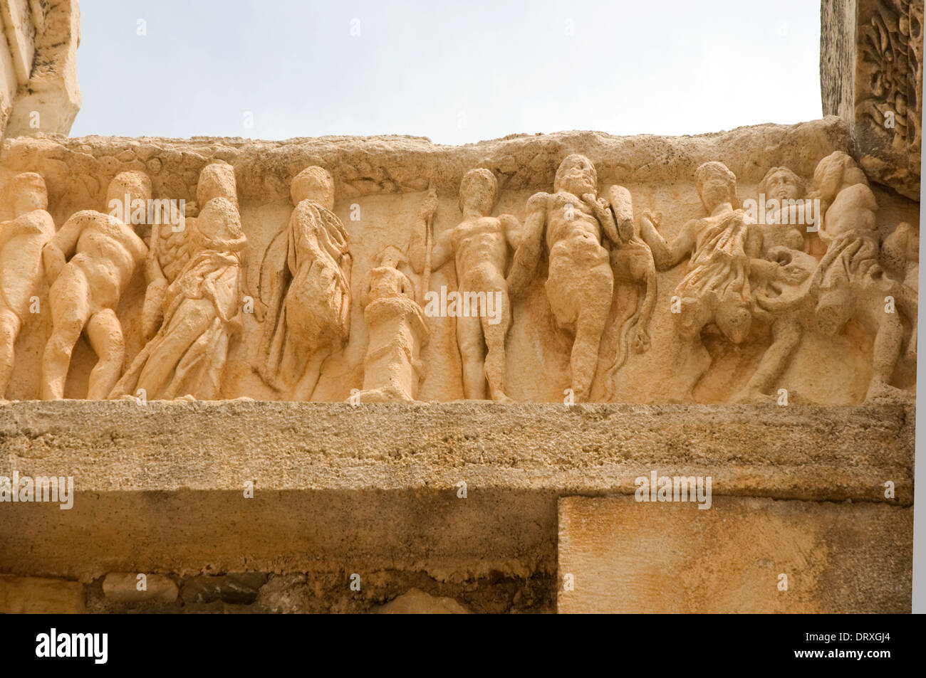 L'Asie, la Turquie, Ephèse, Temple d'Hadrien (117 - 138 AD), frise détail Banque D'Images