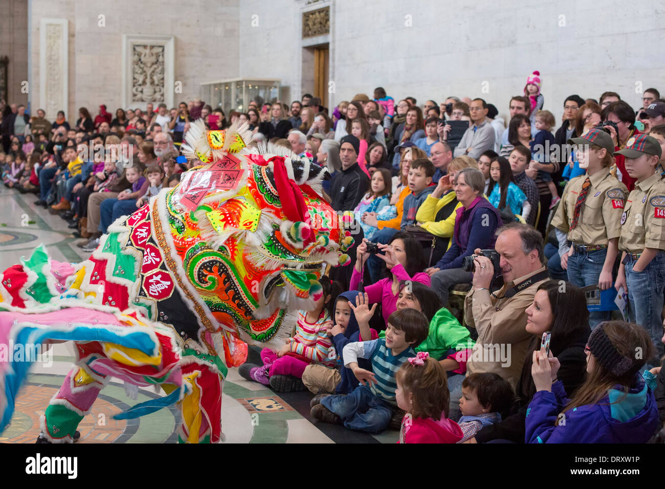 Danse du lion Style du Sud pour le Nouvel An chinois au Detroit Institute of Arts Banque D'Images
