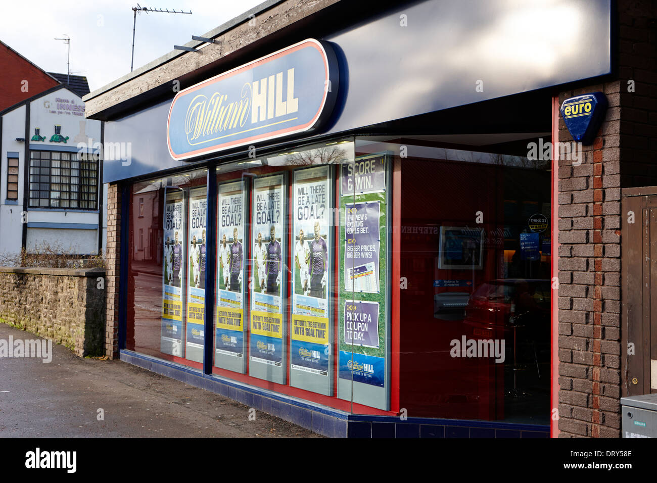 Les bookmakers William Hill boutique sur la rue dunmurry Belfast Royaume-Uni Banque D'Images