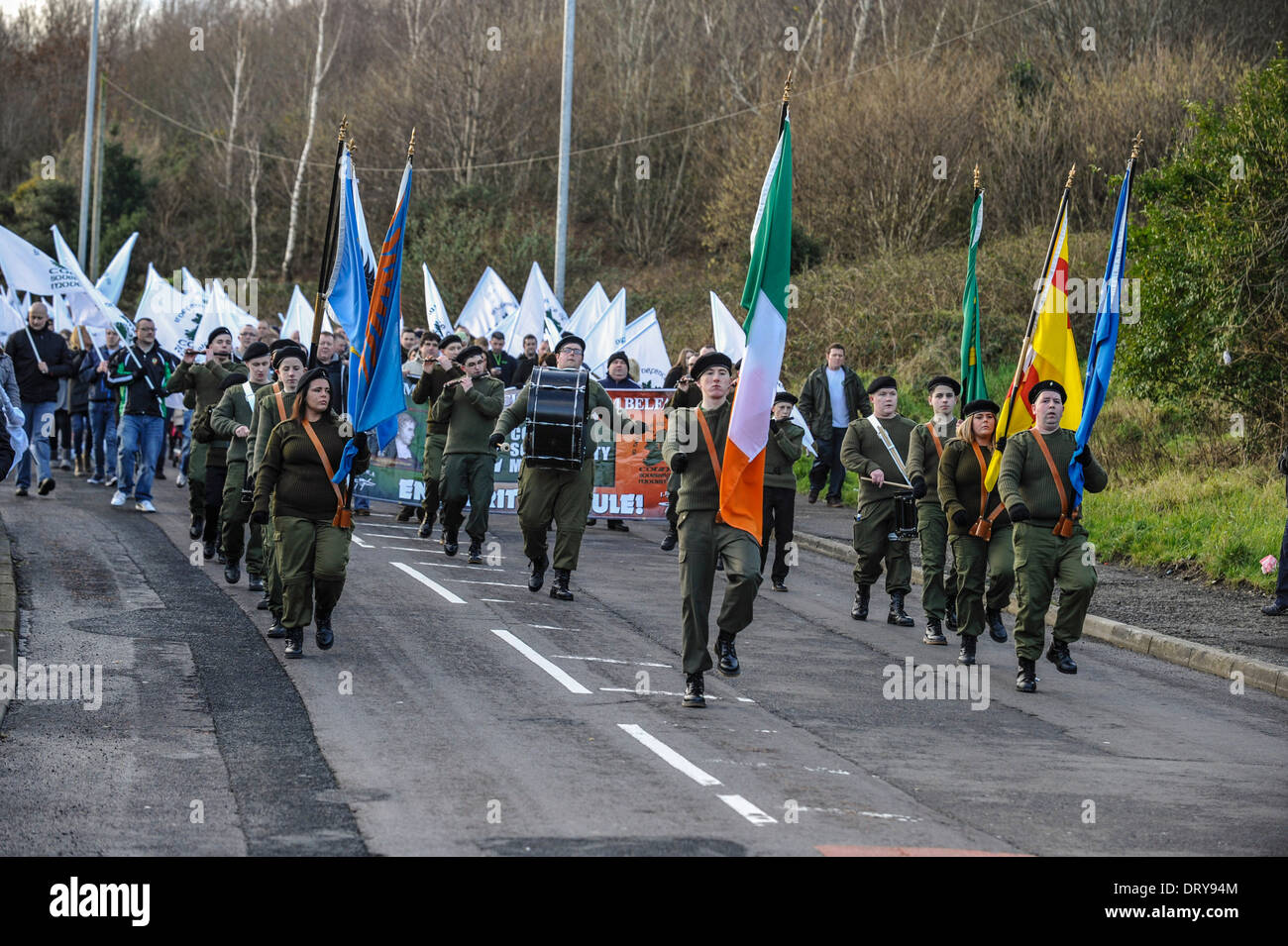 Les membres d'un groupe jouant de la Flûte républicaine au 42e anniversaire en mars Bloody Sunday de Derry, Irlande du Nord. Banque D'Images