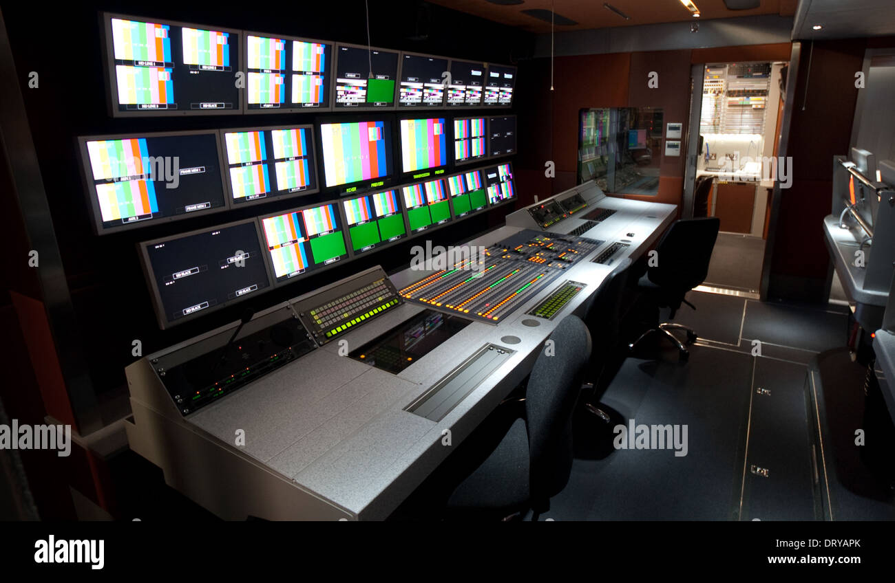 SIS Live Broadcast OB7 camion, zone de production de l'intérieur Banque D'Images