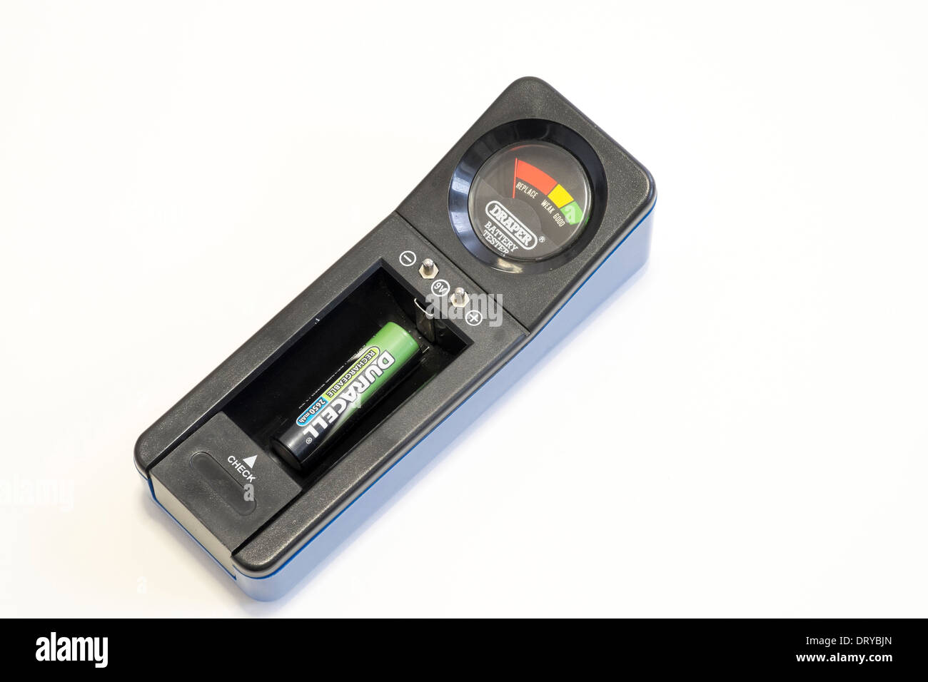 Testeur de batterie type multiples sur fond blanc Banque D'Images