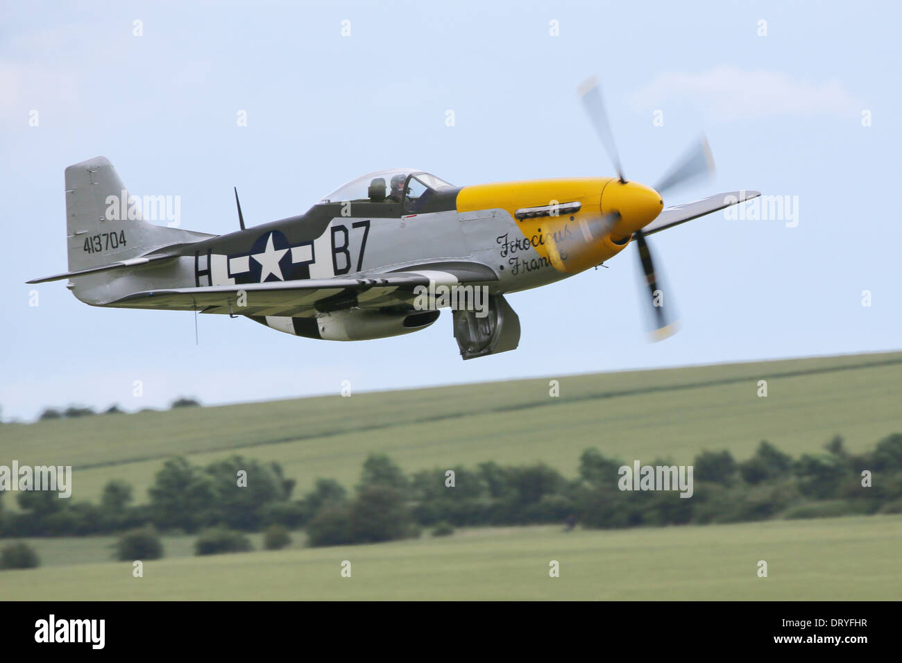 Conserves de North American P51-D Coupe 'Frankie' féroce des avions volant à l'UK 2012 Flying Legends Airshow Banque D'Images