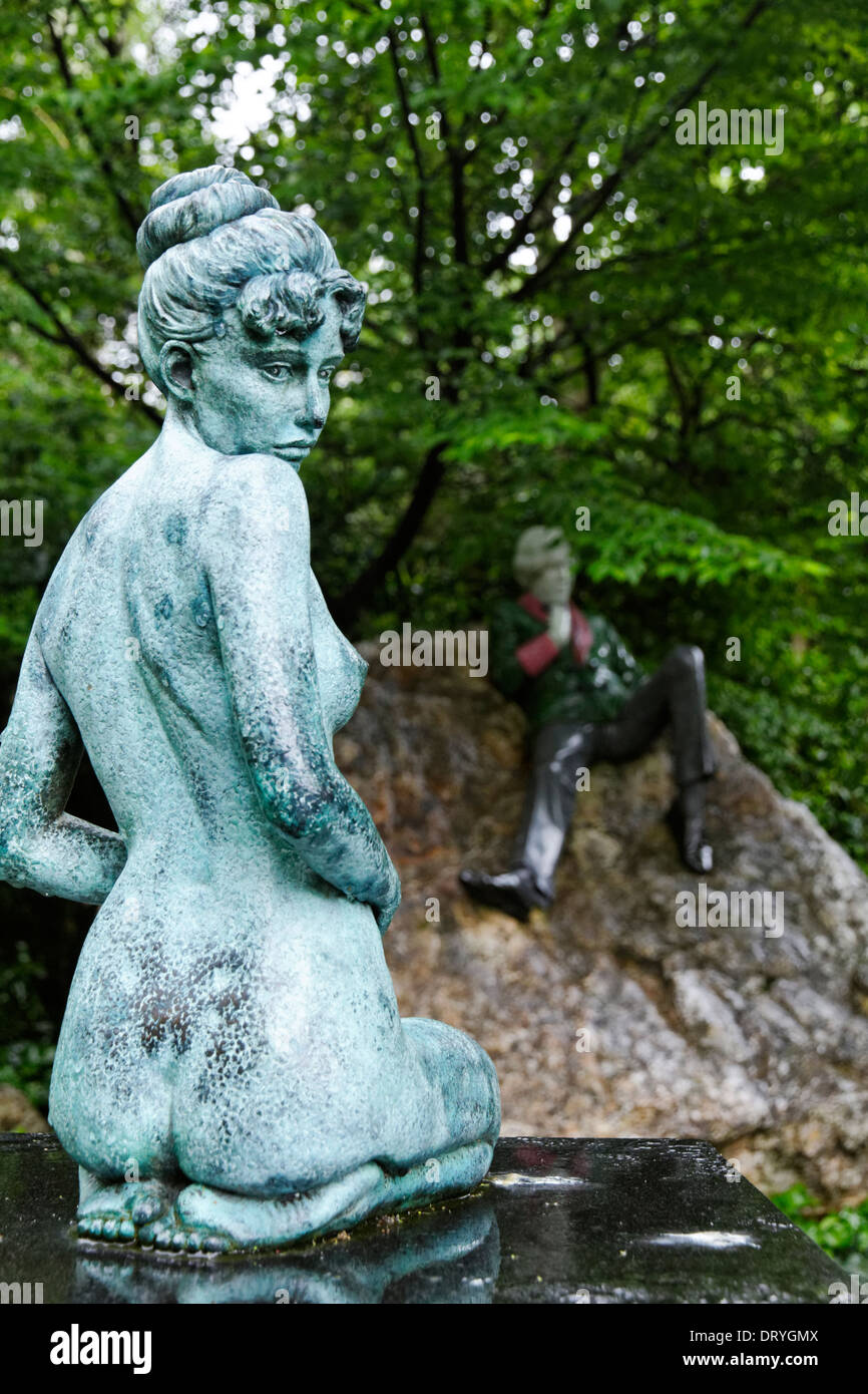 Statue d'Oscar Wilde est enceinte femme Constance dans Merrion Square Park, Dublin, Irlande Banque D'Images
