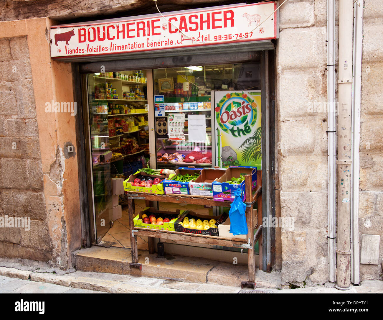 Petit magasin alimentaire traditionnelle dans le sud de la France Banque D'Images