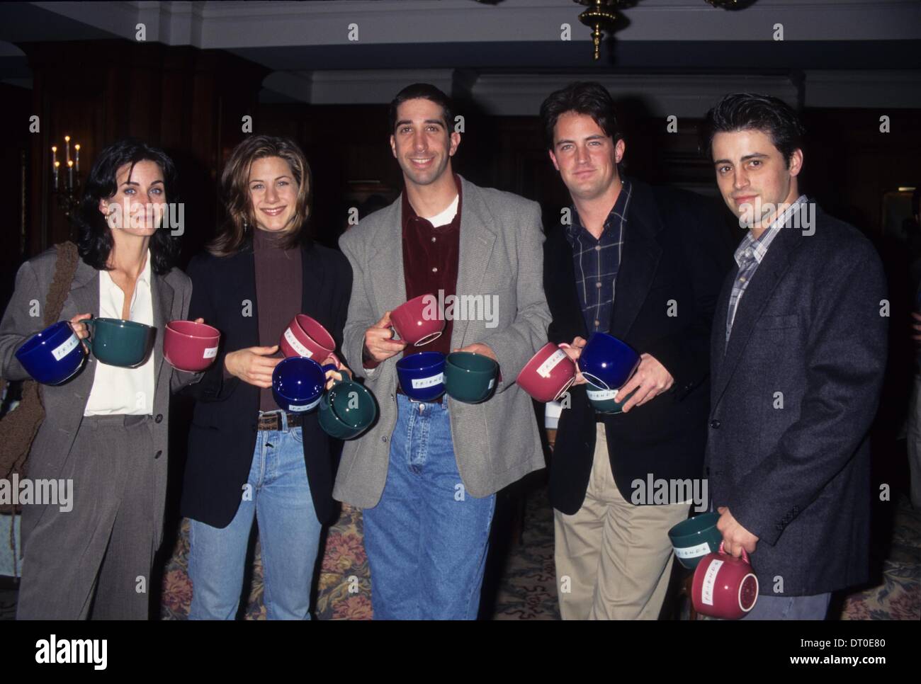 MATT LEBLANC Jennifer Aniston, Courteney Cox, Lisa Kudrow et David Schwimmer dans le CNB/24 1995.k0358lr.(Image Crédit : © Lisa Rose/Photos/ZUMAPRESS.com) Globe Banque D'Images