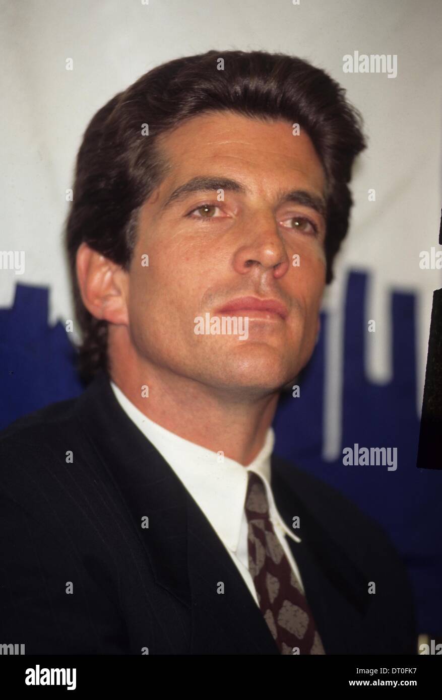 JOHN KENNEDY JR.effectif des soins directs 1994.l9509ar.(Image Crédit : © Andrea Renault/Photos/ZUMAPRESS.com) Globe Banque D'Images