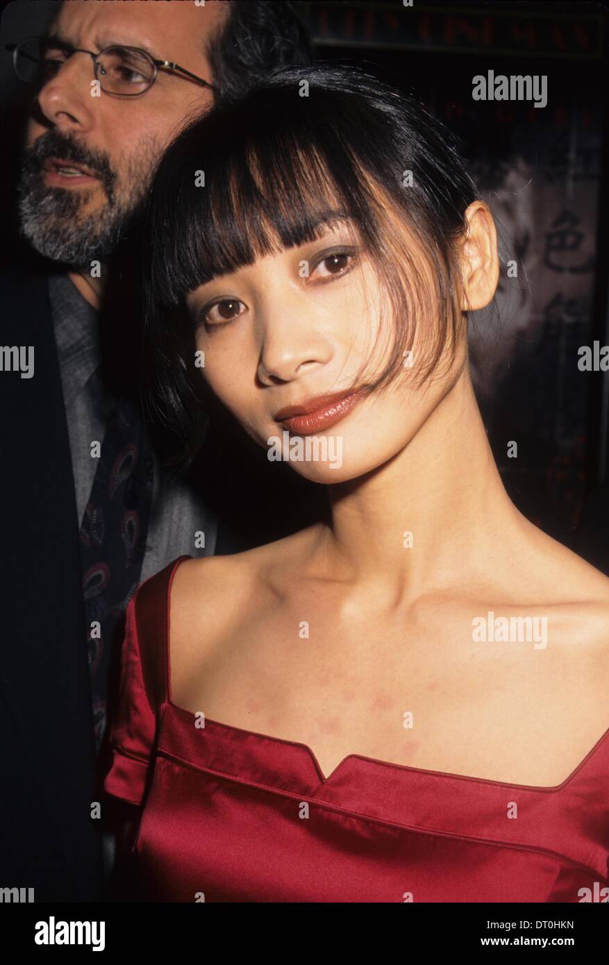 BAI LING.Cinema 1 Première mondiale de Coin Rouge à New York  1997.k15382kj.(Image Crédit : © Kelly Jordan/Photos/ZUMAPRESS.com) Globe  Photo Stock - Alamy