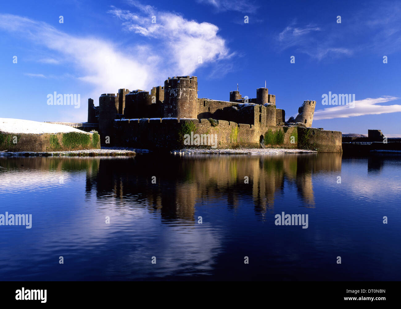 Château de Caerphilly dans snow Caerphilly South Wales UK Banque D'Images