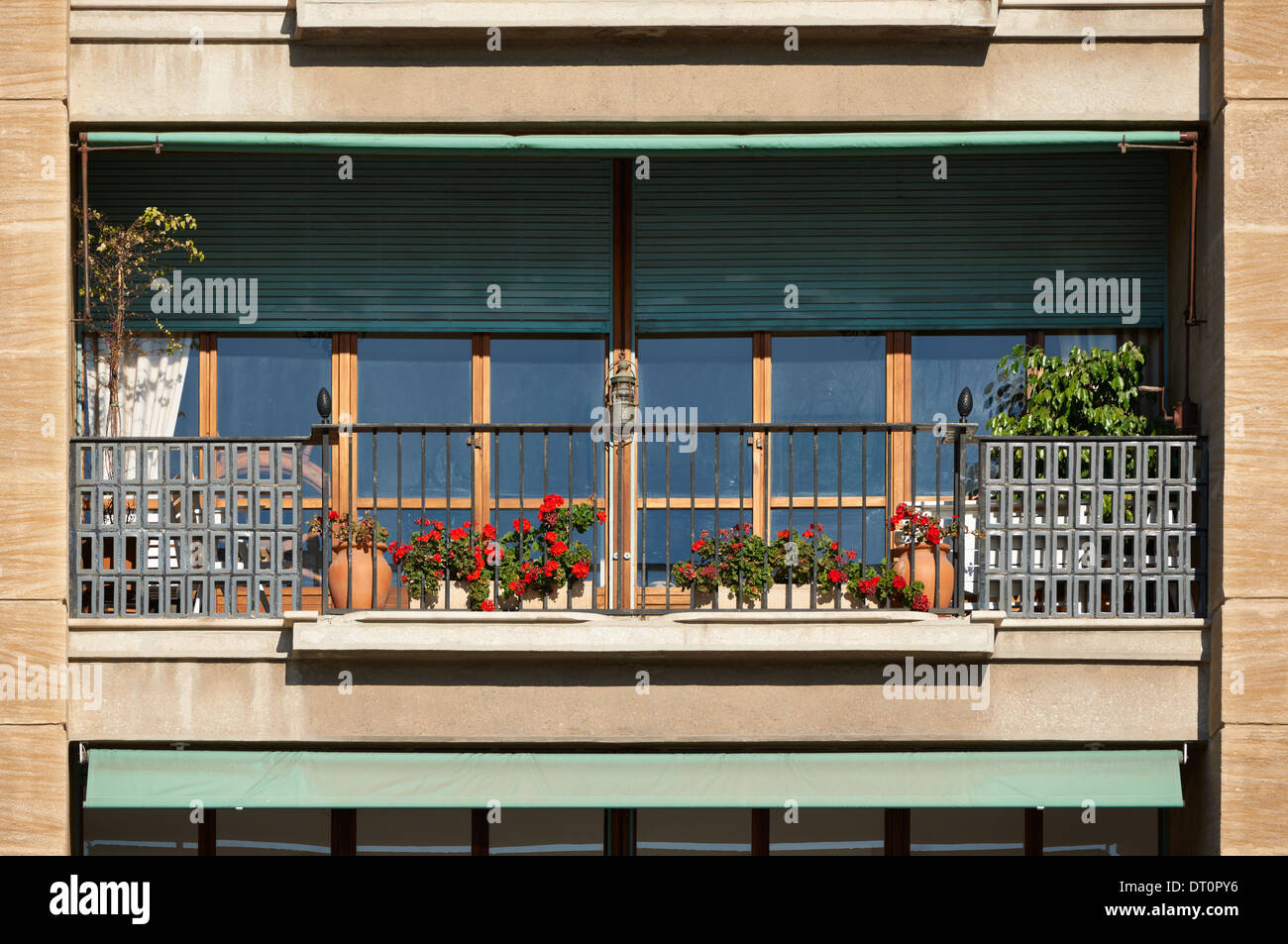 Détail de l'architecture classique balcon sud, de la France, Côte d'Azur Banque D'Images