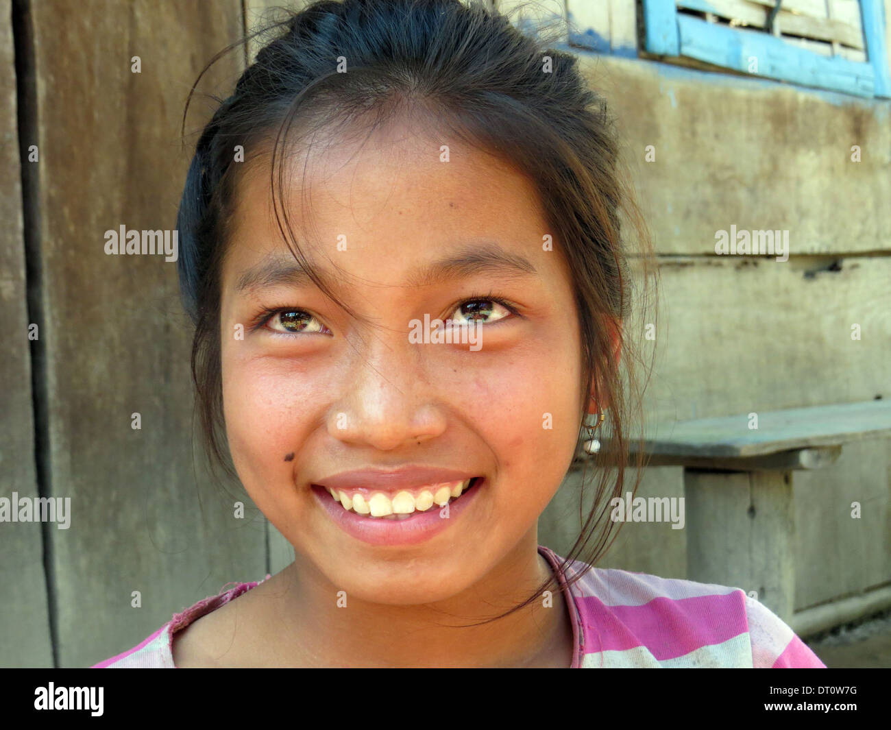 LAOS Girl dans le nord du village. Photo Tony Gale Banque D'Images