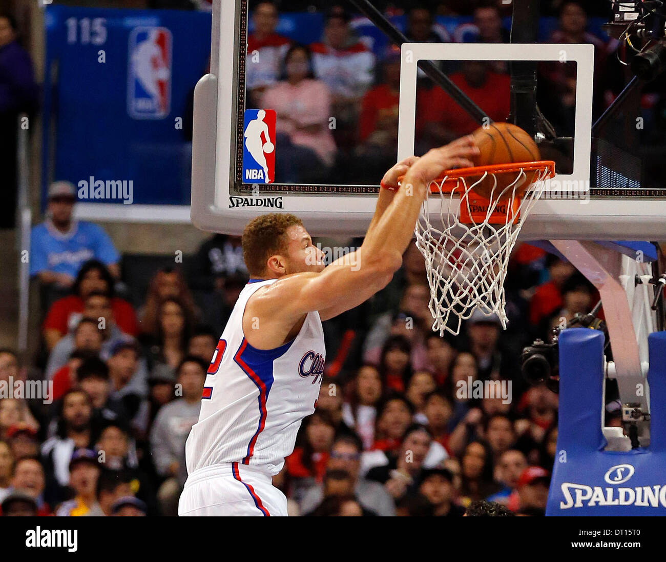 Los Angeles, Californie, USA. 05 févr., 2014. Blake Griffin # 32 de la Los Angeles Clippers dunks la balle pendant le jeu NBA entre les Los Angeles Clippers et le Miami Heat au Staples Center de Los Angeles, Californie. Charles Baus/CSM/Alamy Live News Banque D'Images