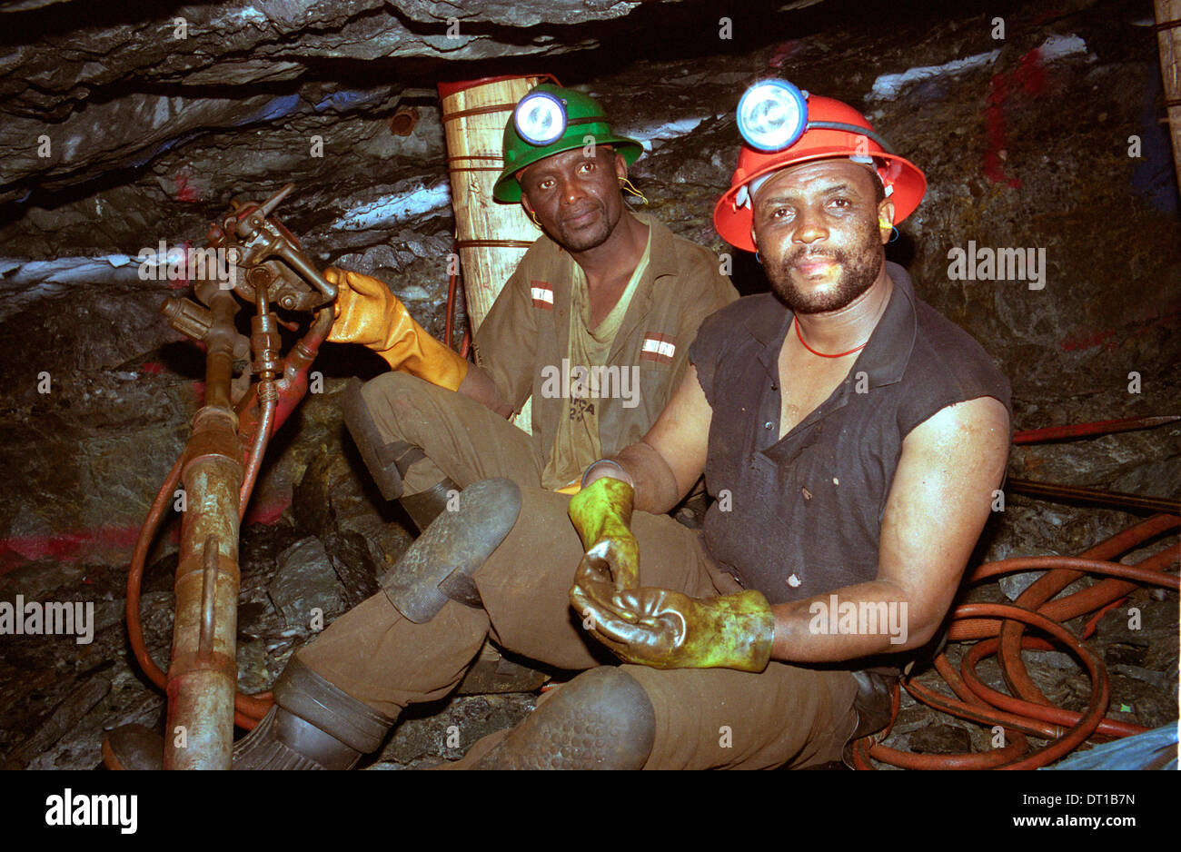 Ipjr09986122 Novembre 2005 mineurs d'or à rock face Mponeng Mine est la plus grande mine d'or dans le monde de l'extraction de l'or Banque D'Images