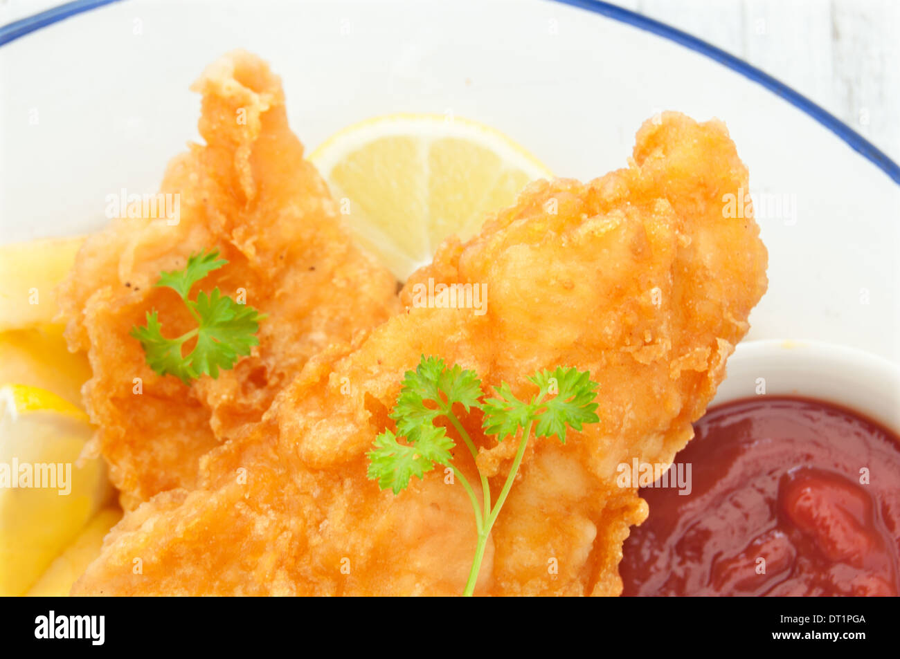Fish and chips anglais traditionnel de plats à emporter Banque D'Images