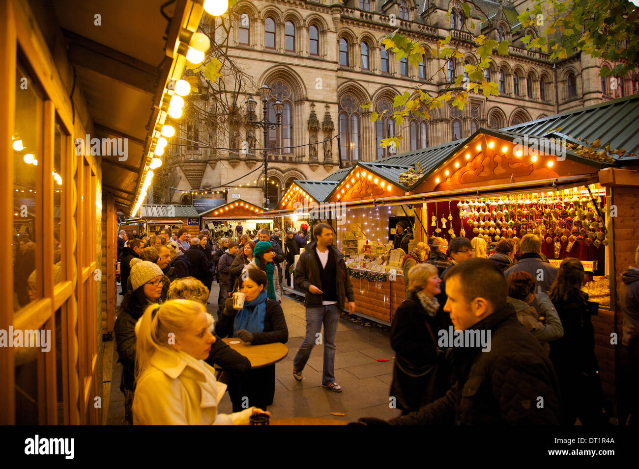 Marché de Noël, Albert Square, Manchester, Angleterre, Royaume-Uni, Europe Banque D'Images