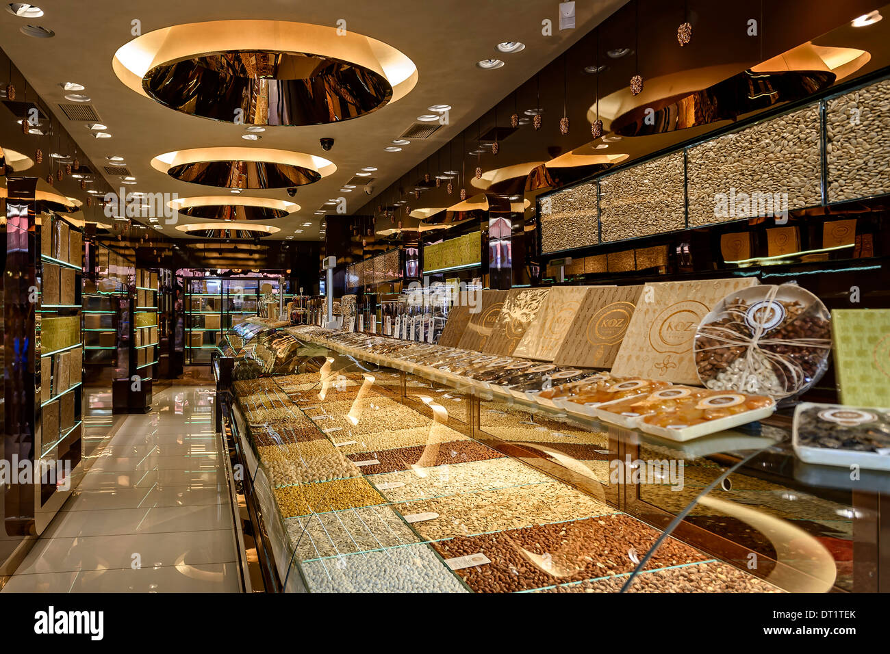 L'intérieur d'une noix shop à Kadikoy, Istanbul, Turquie. Banque D'Images