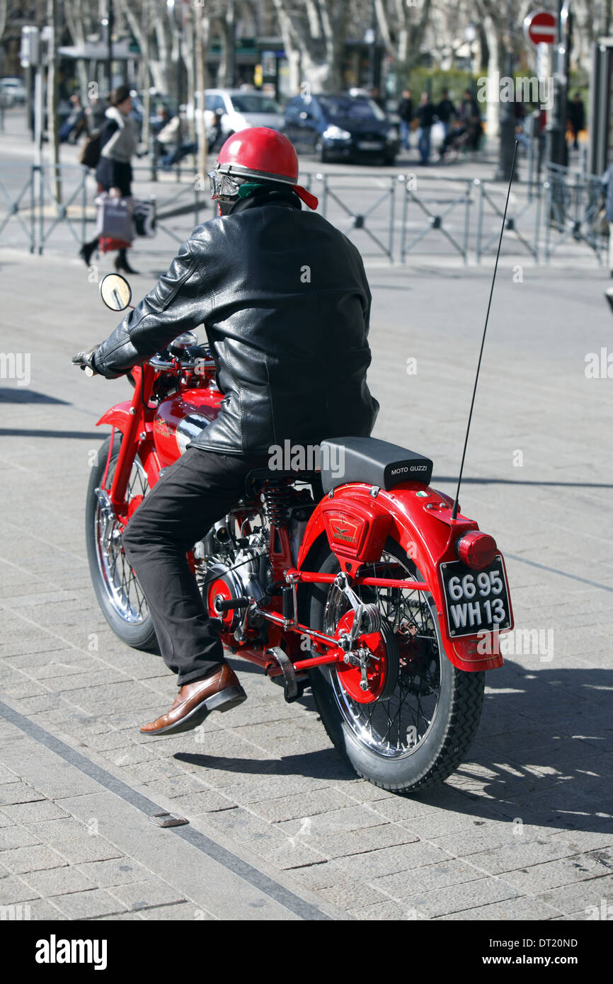 Man riding a motorcycle Collection marque Moto Guzzi à Aix en Provence,  France Photo Stock - Alamy