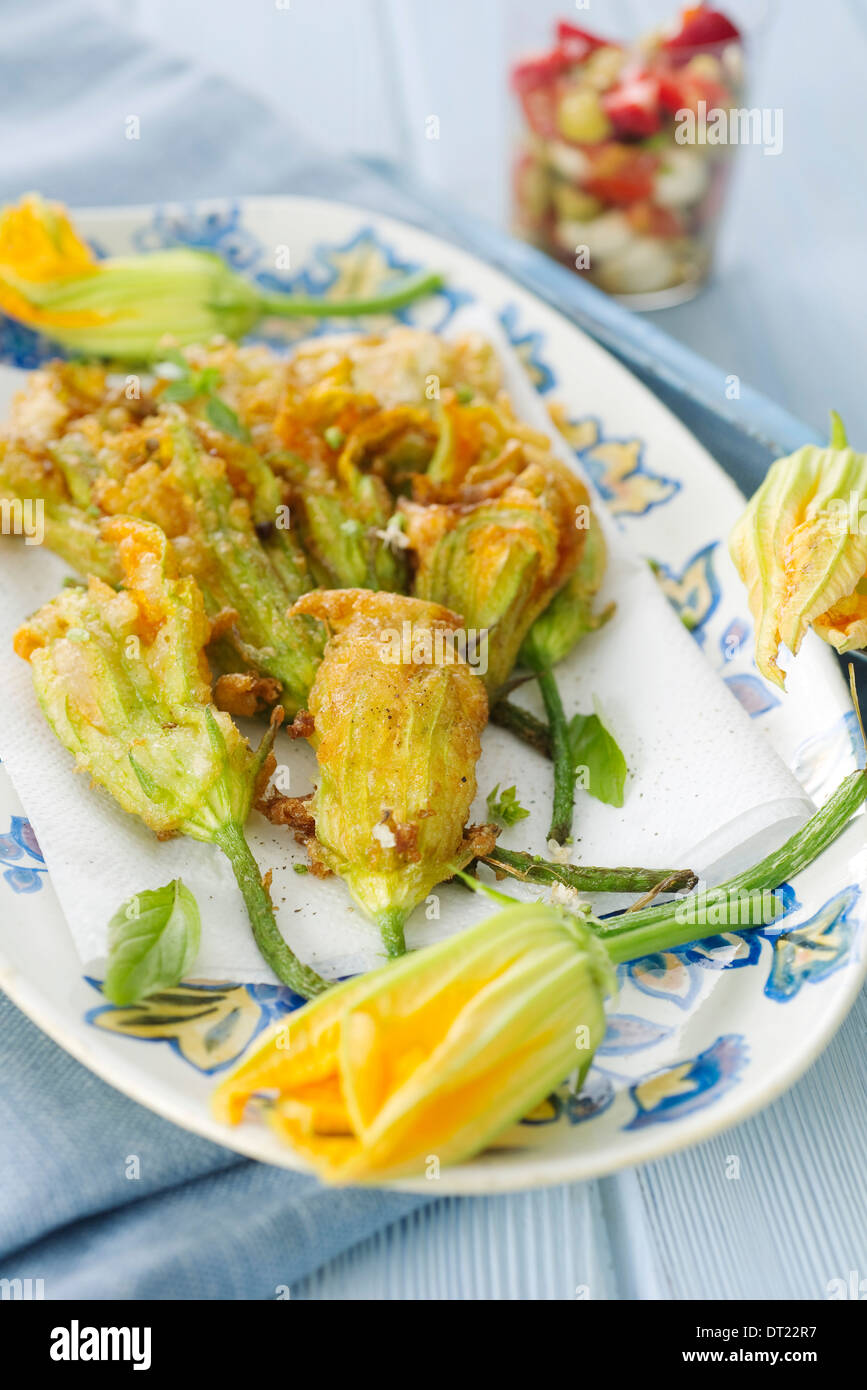 Fleur de courgette, mozzarella et ricotta Banque D'Images