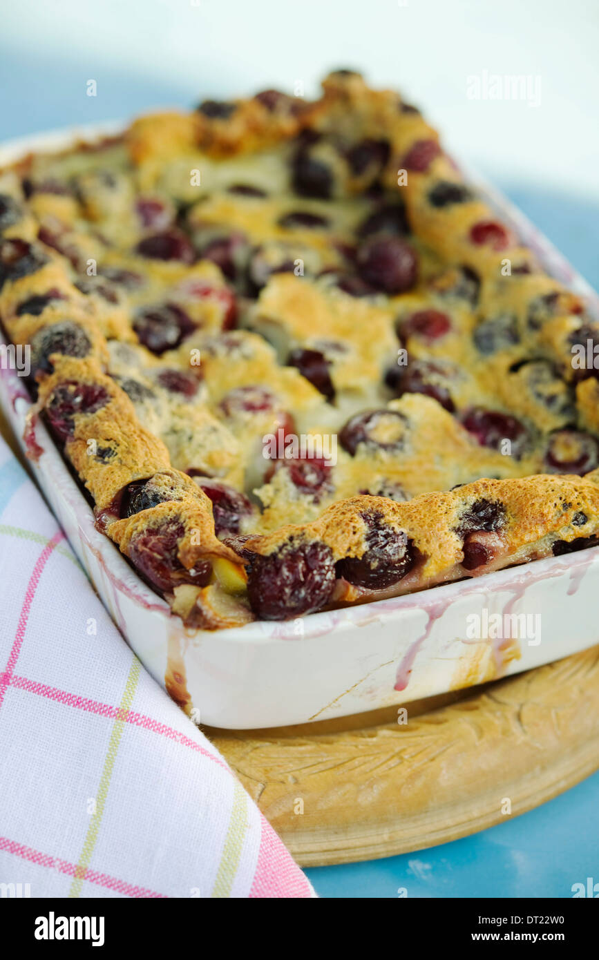 Clafoutis aux cerises simple Banque D'Images