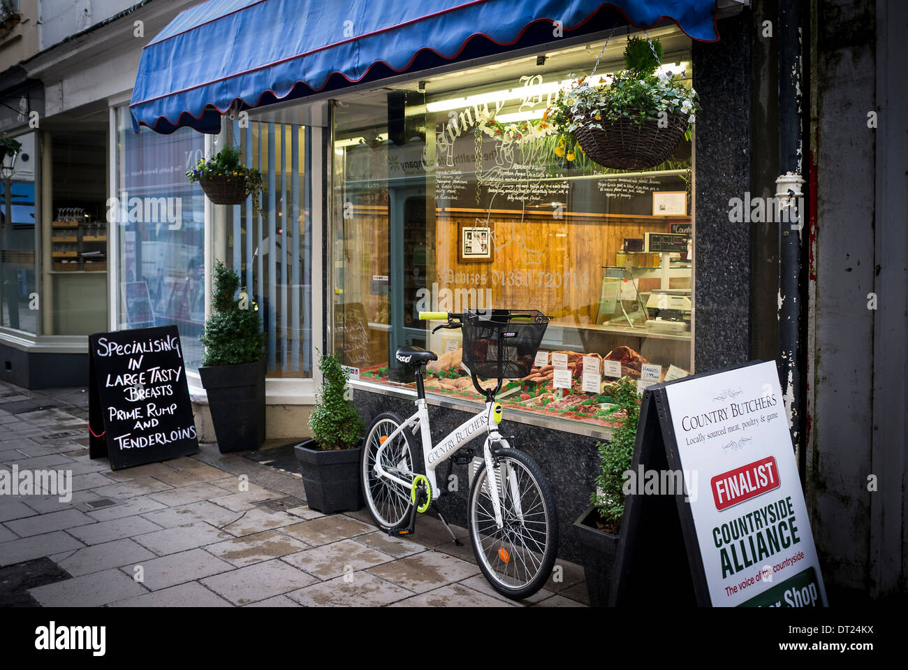 L'extérieur de son magasin de vélo de bouchers à Devizes UK Banque D'Images