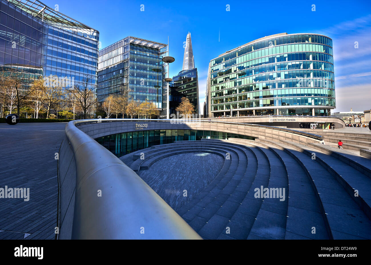 Autour de l'Hôtel de ville de Londres et Scoop Scoop est un amphithéâtre en plein air situé sur le côté sud de la Tamise Banque D'Images