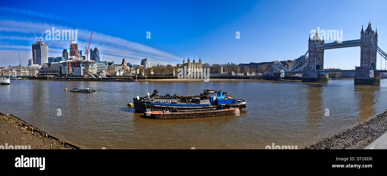 La Tamise traverse le sud de l'Angleterre Banque D'Images