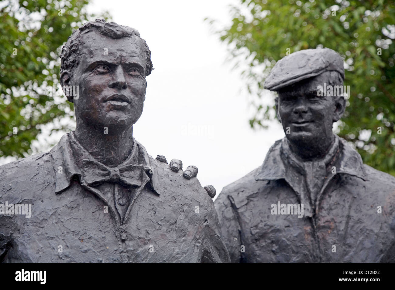 Statue en bronze de Mike Hawthorn Goodwood Circuit Le Sussex UK Banque D'Images