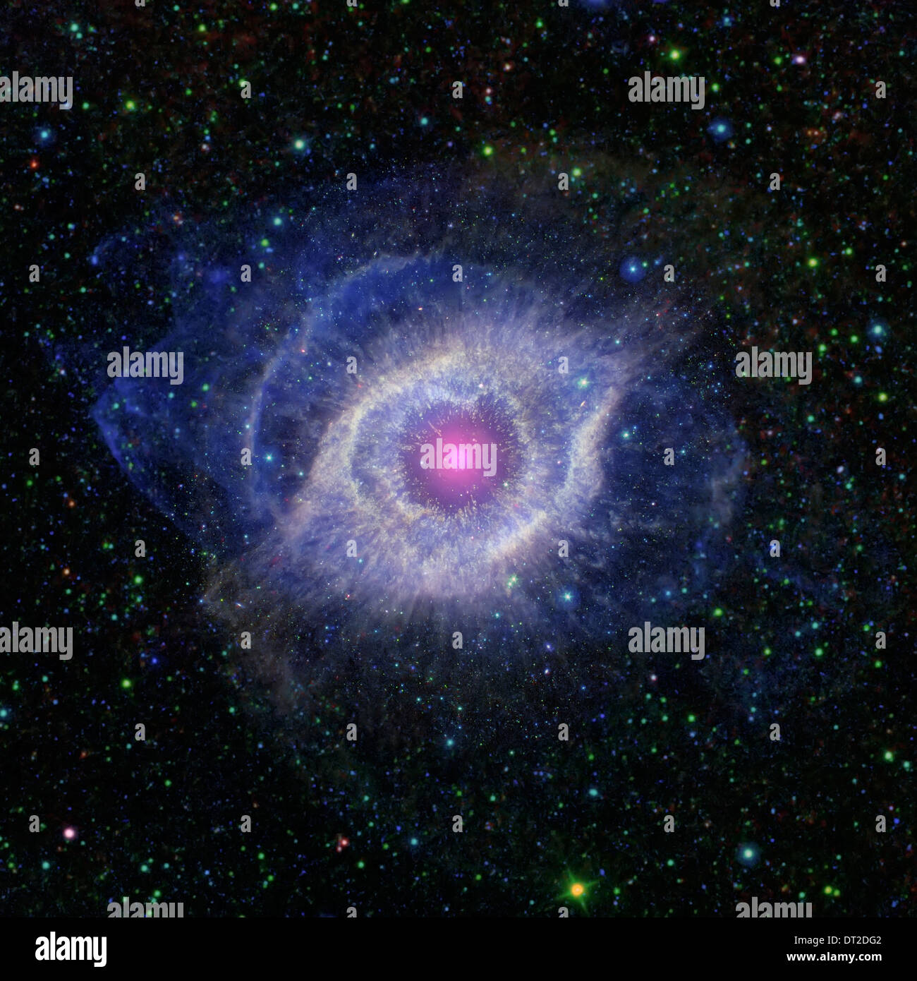 Dusty couches externes d'une étoile mourante démêler dans l'espace.  Nébuleuse de l'hélice dans la Constellation du Verseau Photo Stock - Alamy