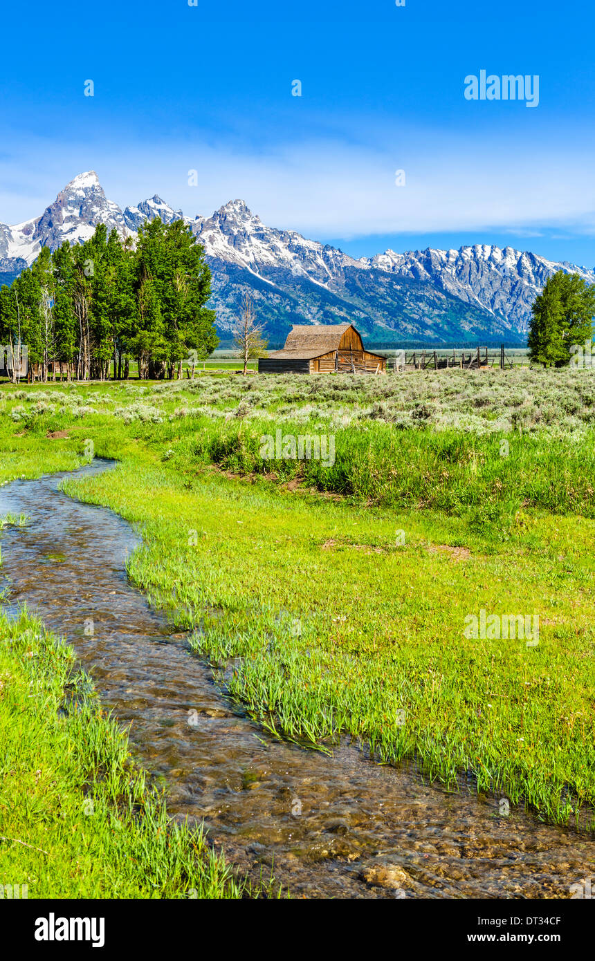 Mormon Row historique, Grand Teton National Park, la vallée de Jackson Hole, Wyoming, USA Banque D'Images