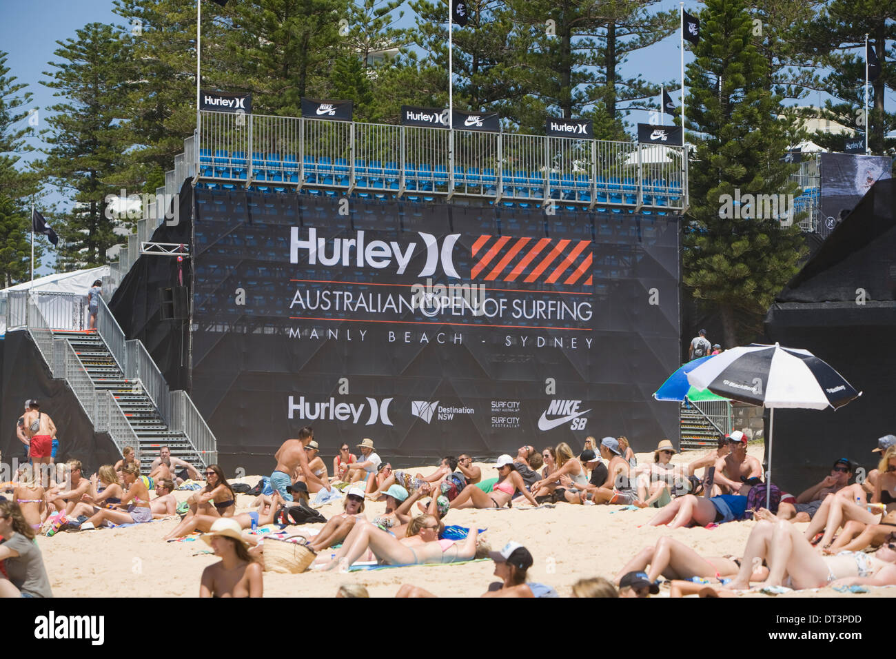 Sydney, Australie. 8 février 2014. La première journée de l'Open d'Australie de Surf Hurley à l'emblématique Sydney Manly Beach Crédit : martin berry/Alamy Live News Banque D'Images