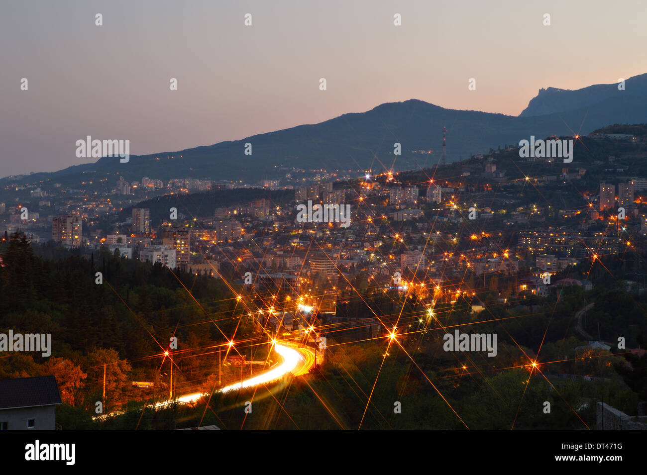 Les lumières de la ville de Yalta Banque D'Images