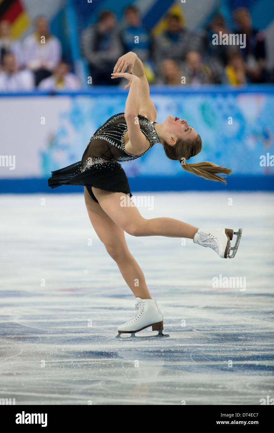 Sochi, Russie. Feb 8, 2014. Ashley Wagner, United States, effectue au cours de la courte de la femme Programme de danse à l'Iceberg Skating Palace pendant les Jeux Olympiques d'hiver de 2014 à Sotchi. Crédit : Paul Kitagaki Jr./ZUMAPRESS.com/Alamy Live News Banque D'Images