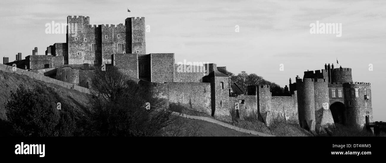 Paysage de printemps le château de Douvres, Dover Kent ; Angleterre ; Banque D'Images