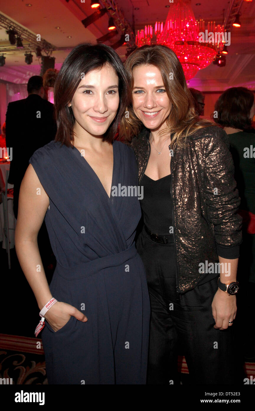 Berlin, Allemagne. Feb 8, 2014. Sibel Kekilli et Alexandra Neldel participant à la Medienboard Berlin-Brandenburg réception au 64e Festival International du Film de Berlin Berlinale 2014 / le 8 février 2014 à Berlin, Allemagne. © dpa/Alamy Live News Banque D'Images