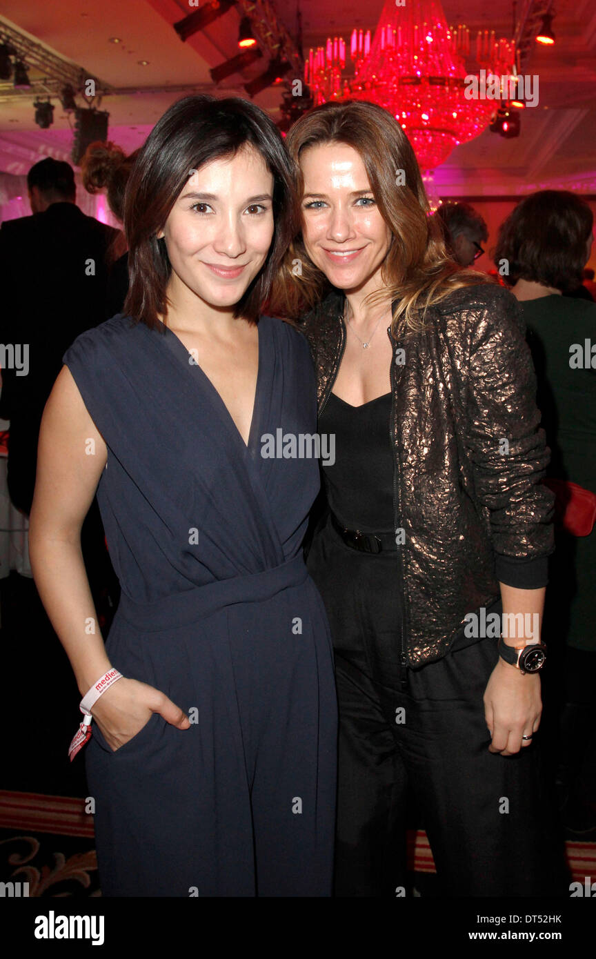 Berlin, Allemagne. Feb 8, 2014. Sibel Kekilli et Alexandra Neldel participant à la Medienboard Berlin-Brandenburg réception au 64e Festival International du Film de Berlin Berlinale 2014 / le 8 février 2014 à Berlin, Allemagne. © dpa/Alamy Live News Banque D'Images