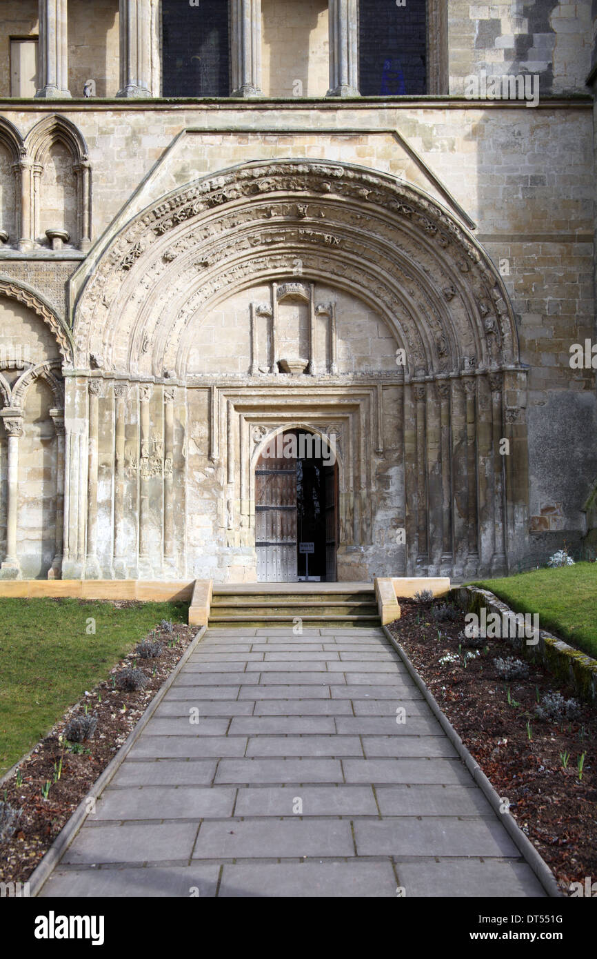 La grande porte Ouest de Dunstable Priory Church of St Peter Banque D'Images