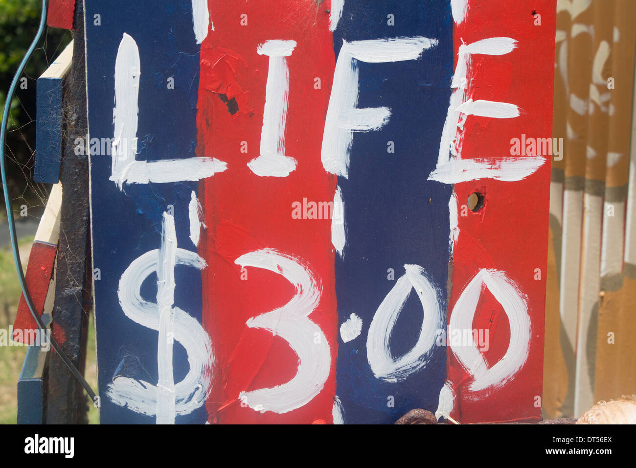 Prix de la vie signer 'Vie' 3,00 $ la vie vaut la peine d'affichage valeur Seal Rocks NSW Australie Banque D'Images